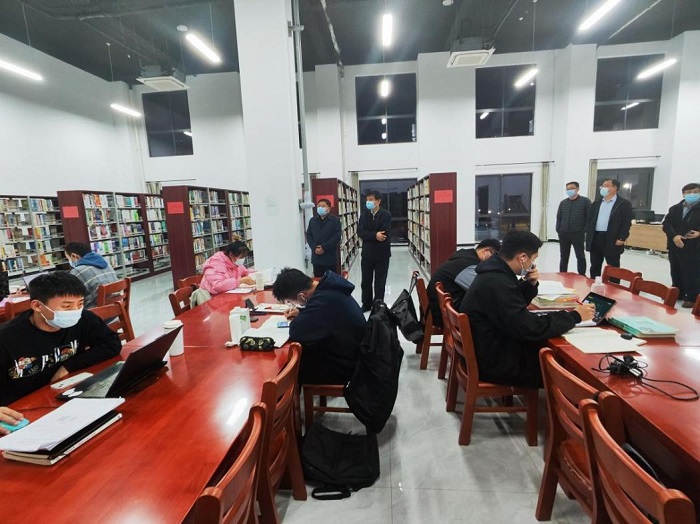 陈书记 计算机系2.jpg 陈书记 计算机系2.jpg