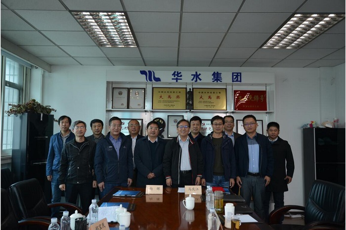 校友合影.jpg 校友合影.jpg